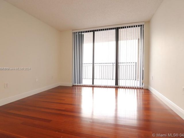 Apartment for sale  Unit #832 - photo 4903507