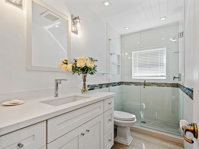 Home for sale at 681 NE Harbour Drive - photo 5941501