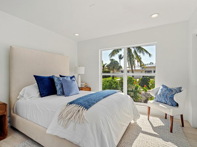 Home for sale at 681 NE Harbour Drive - photo 5941502