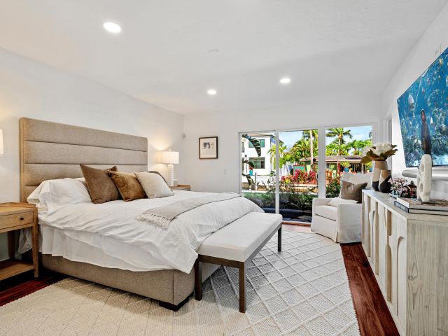 Home for sale at 681 NE Harbour Drive - photo 5941504