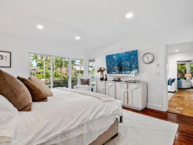 Home for sale at 681 NE Harbour Drive - photo 5941505