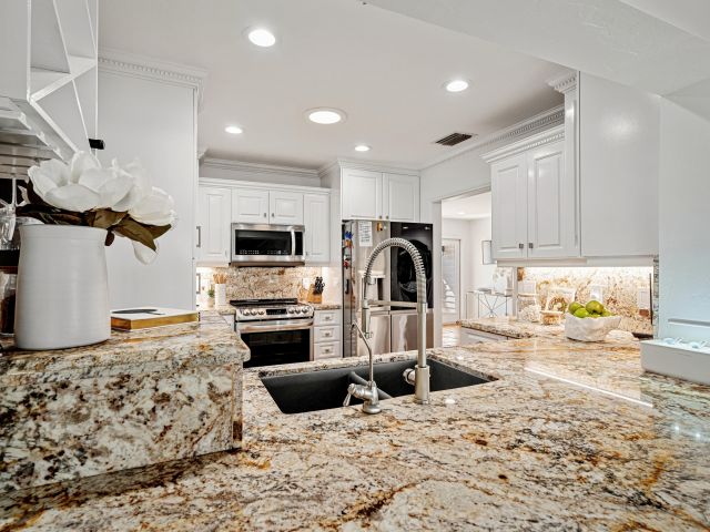 Home for sale at 681 NE Harbour Drive - photo 5941512