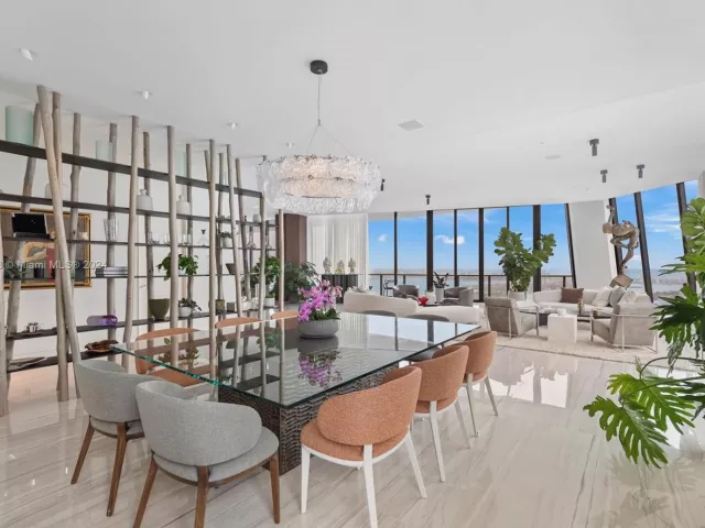 5-bedroom condo for sale in Miami - 1000 Biscayne Blvd 5501 - MondialRealty
