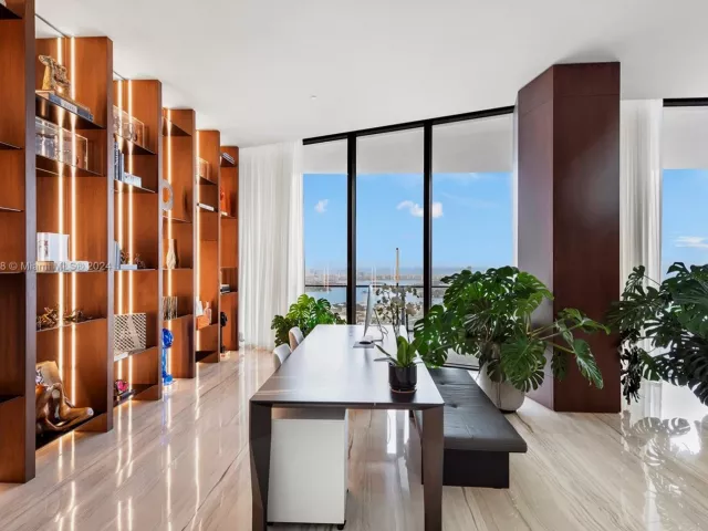 5-bedroom condo for sale in Miami - 1000 Biscayne Blvd 5501 - MondialRealty