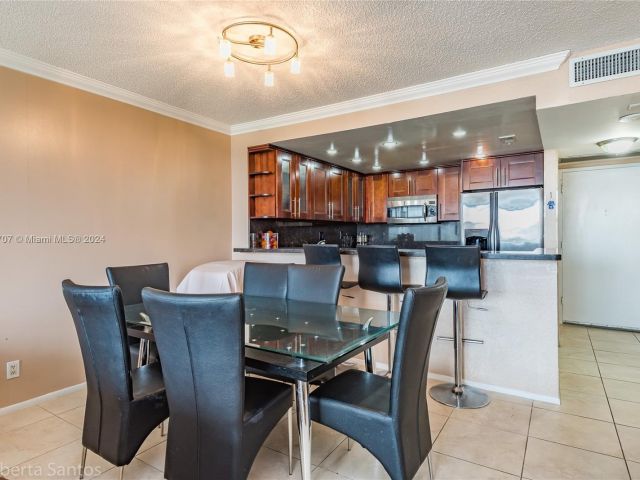1-bedroom condo for sale in Hallandale Beach - 3180 S Ocean Dr 422 - MondialRealty