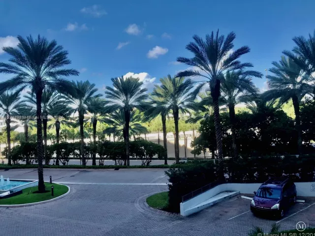 2-bedroom condo for sale in Bal Harbour - 10275 Collins Ave 230 - MondialRealty