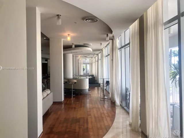 2-bedroom condo for sale in Bal Harbour - 10275 Collins Ave 230 - MondialRealty