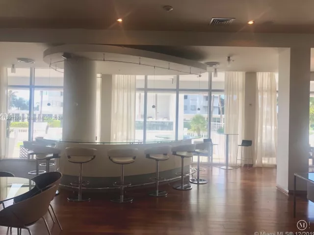 2-bedroom condo for sale in Bal Harbour - 10275 Collins Ave 230 - MondialRealty