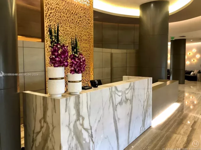 2-bedroom condo for sale in Bal Harbour - 10275 Collins Ave 230 - MondialRealty