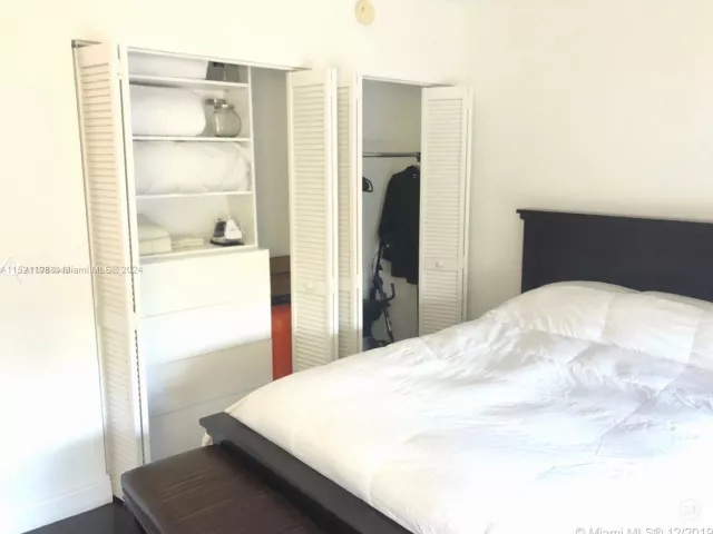 2-bedroom condo for sale in Bal Harbour - 10275 Collins Ave 230 - MondialRealty