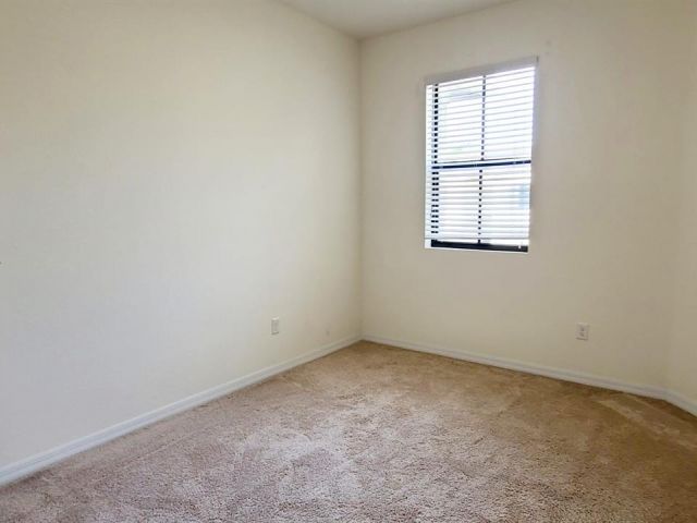 Home for rent at 1042 NW 33rd Mnr 1042 - photo 5360380