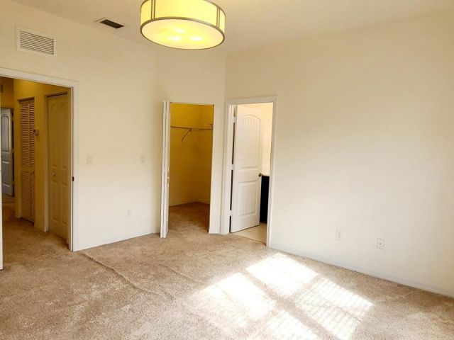 Home for rent at 1042 NW 33rd Mnr 1042 - photo 5360381