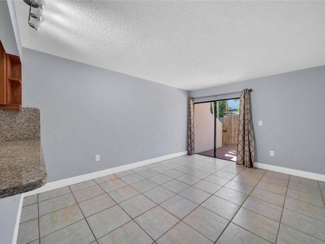 Home for rent at 10910 SW 72nd St 273 - photo 5247576