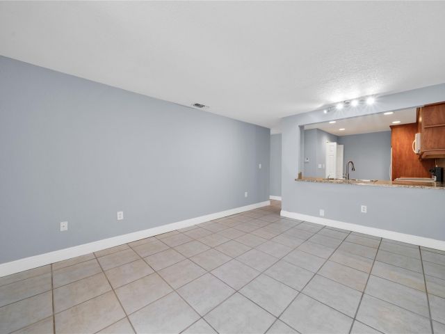 Home for rent at 10910 SW 72nd St 273 - photo 5247577
