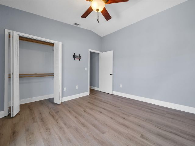 Home for rent at 10910 SW 72nd St 273 - photo 5247584