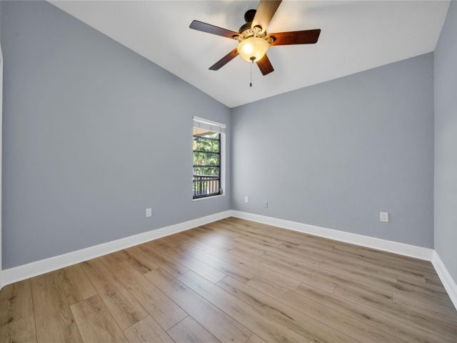 Home for rent at 10910 SW 72nd St 273 - photo 5247586
