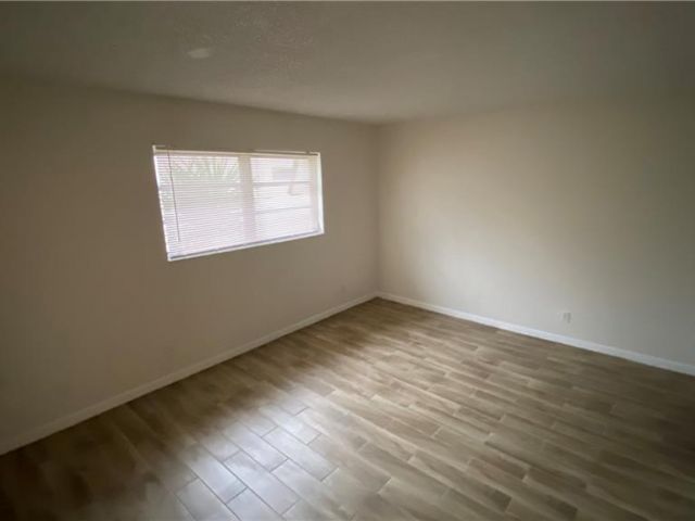 Home for rent at 5269 SW 40th Ave 21 - photo 4928507