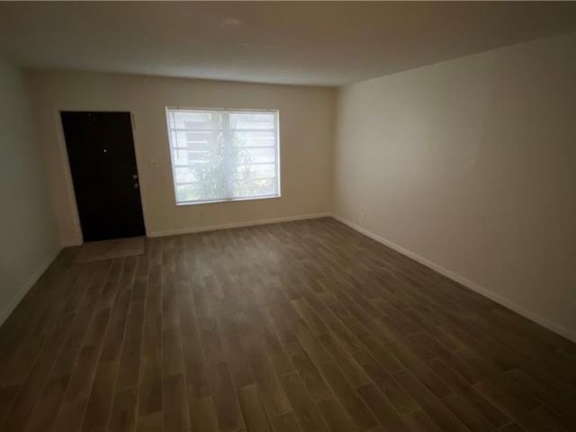 Home for rent at 5269 SW 40th Ave 21 - photo 4928512