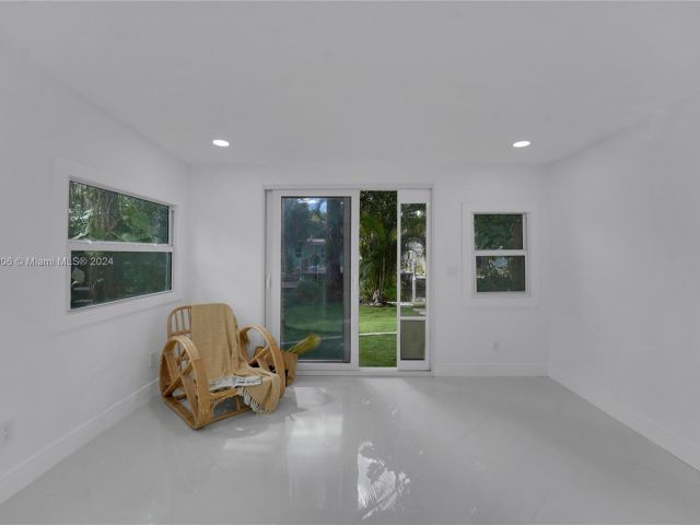 Home for sale at 1137 SW 8th Ave - photo 4930064