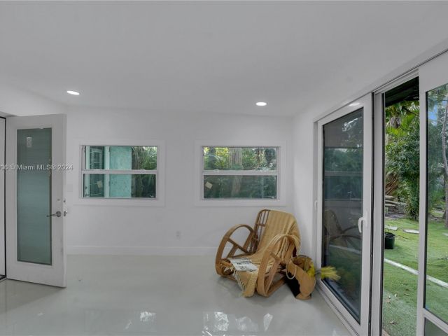Home for sale at 1137 SW 8th Ave - photo 4930066