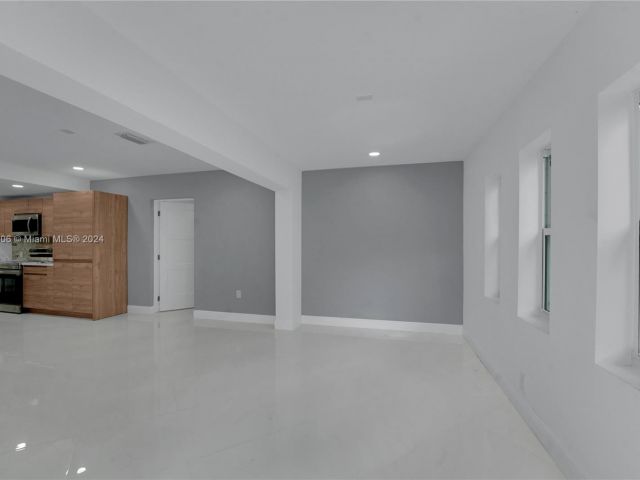 Home for sale at 1137 SW 8th Ave - photo 4930075