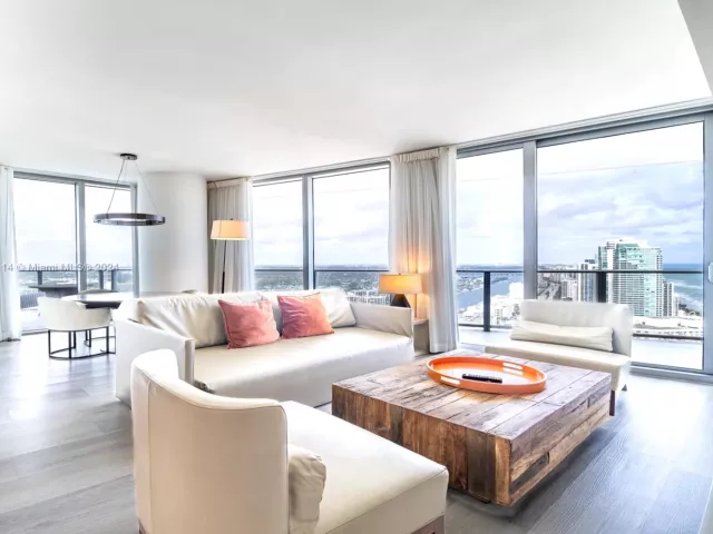 1-bedroom condo for sale in Hollywood - 4111 S Ocean Dr 3112 - MondialRealty
