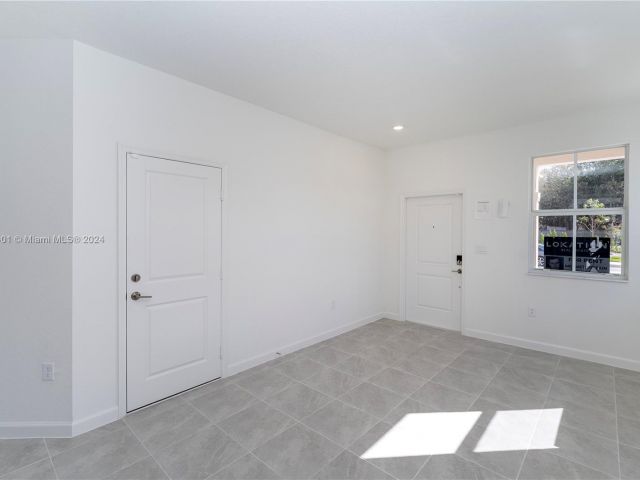 Home for rent at 12750 NW 22nd Pl - photo 5268866