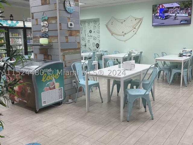 2-bedroom condo for rent in Hollywood - 3801 S OCEAN DR 15V - MondialRealty