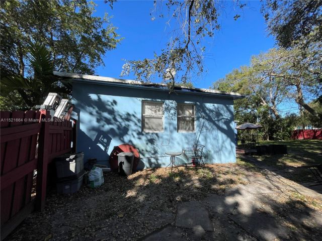 Home for sale at 12325 NE 11th Pl - photo 4936336