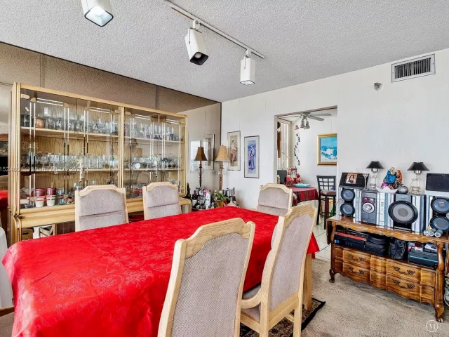 Apartment for sale  Unit #1809 - photo 4964573