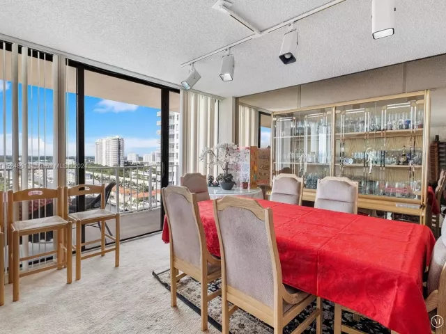 Apartment for sale  Unit #1809 - photo 4964574