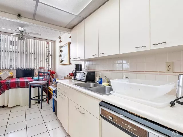 Apartment for sale  Unit #1809 - photo 4964578