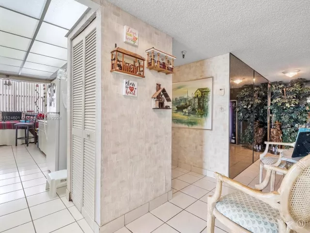 Apartment for sale  Unit #1809 - photo 4964579