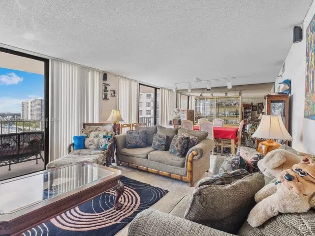 Apartment for sale  Unit #1809 - photo 4964582