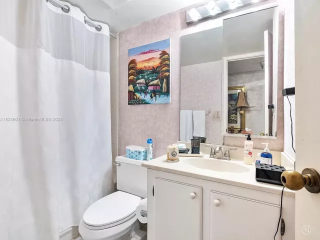 Apartment for sale  Unit #1809 - photo 4964567