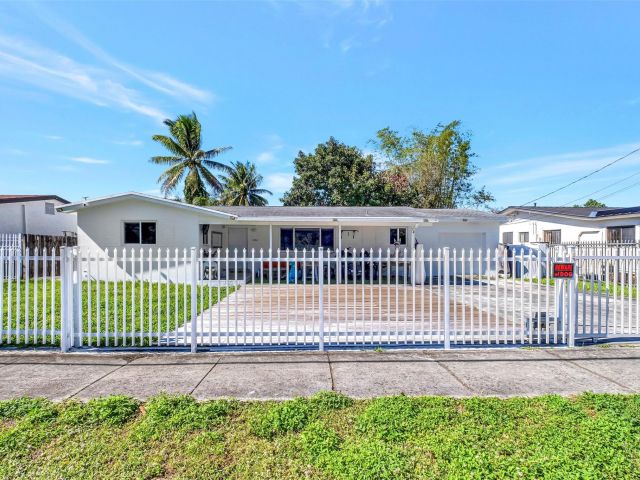 Home for sale at 13980 NW 14th Ave - photo 4954060