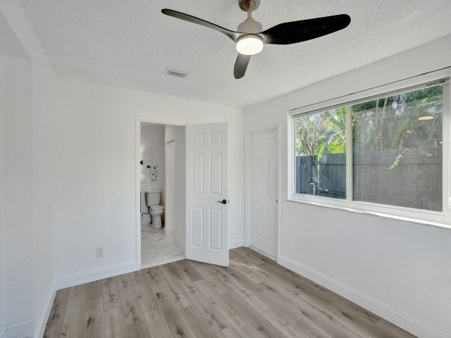 Home for sale at 1032 NW 11th Pl - photo 4941311