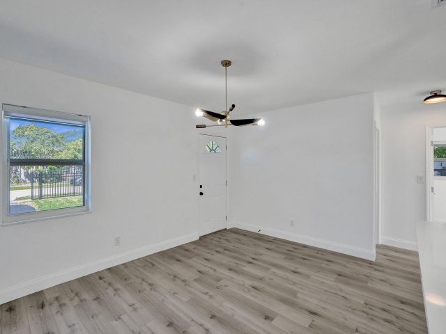 Home for sale at 1032 NW 11th Pl - photo 4941323