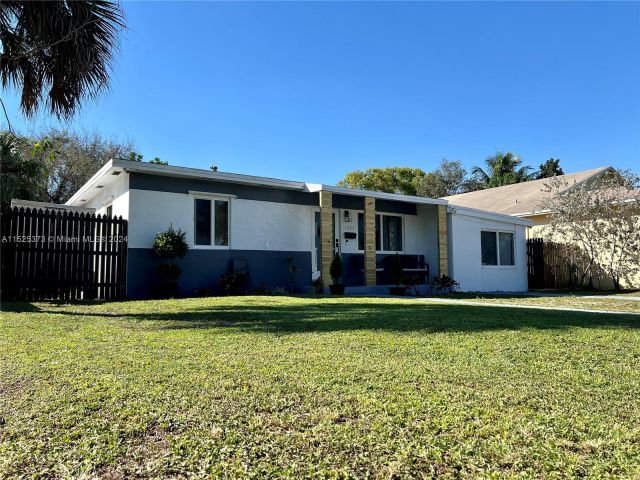 Home for sale at 1327 SW 22nd Ter - photo 4947443