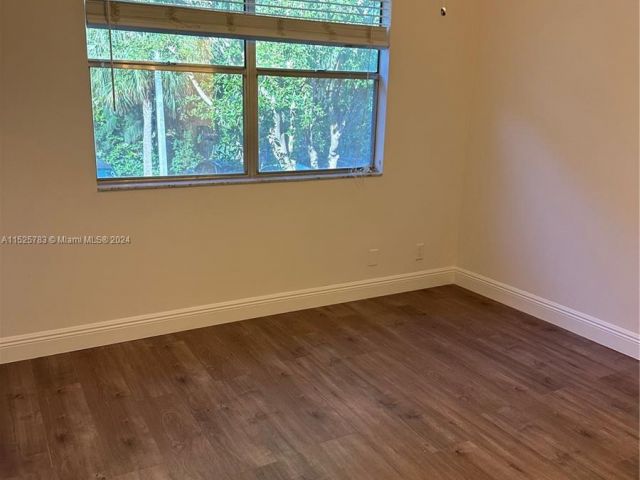 Home for rent at 1921 NE 15th Ave 1921 - photo 5472829