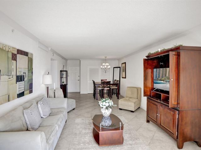 1-bedroom condo for rent in Hollywood - 2501 S Ocean Dr (Avail. May 5th,2026) 314 - MondialRealty