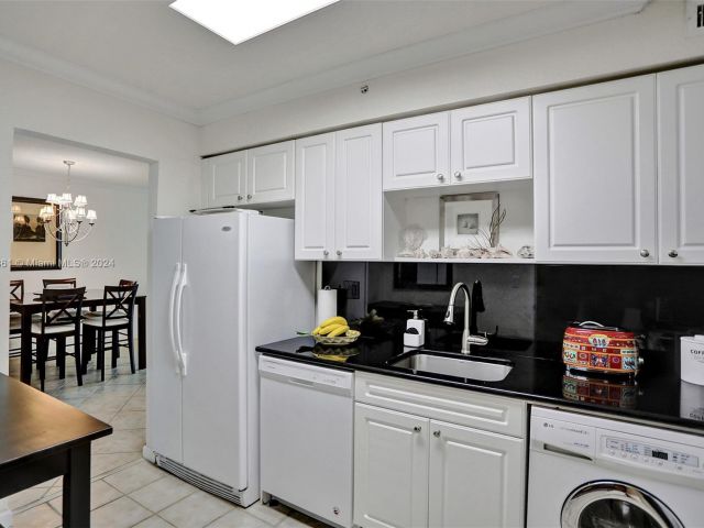 1-bedroom condo for rent in Hollywood - 2501 S Ocean Dr (Avail. May 5th,2026) 314 - MondialRealty