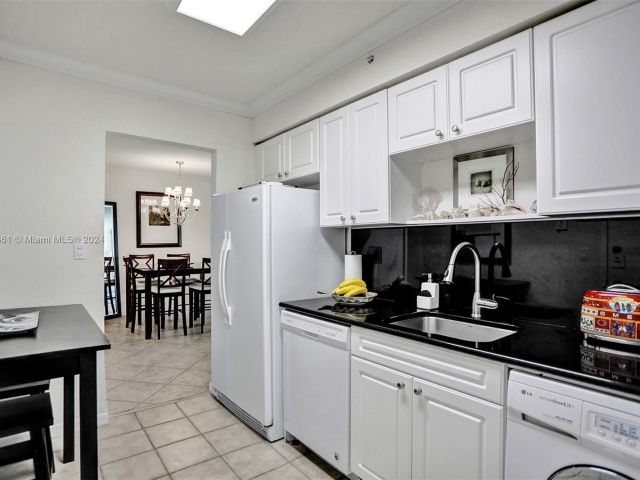 1-bedroom condo for rent in Hollywood - 2501 S Ocean Dr (Avail. May 5th,2026) 314 - MondialRealty