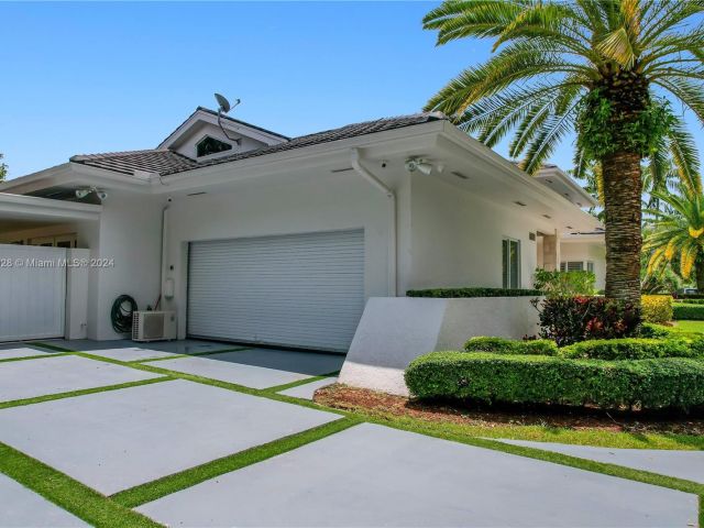 Home for sale at 10401 SW 89th Ave - photo 4954509