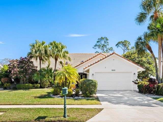 Home for sale at 10582 Boca Woods Lane - photo 4958365