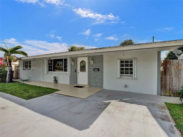 Home for sale at 7720 Taft St - photo 4958761