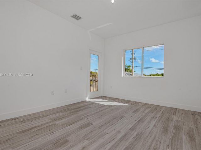 Home for rent at 1321 NW 27th Ave 1321 - photo 4964133