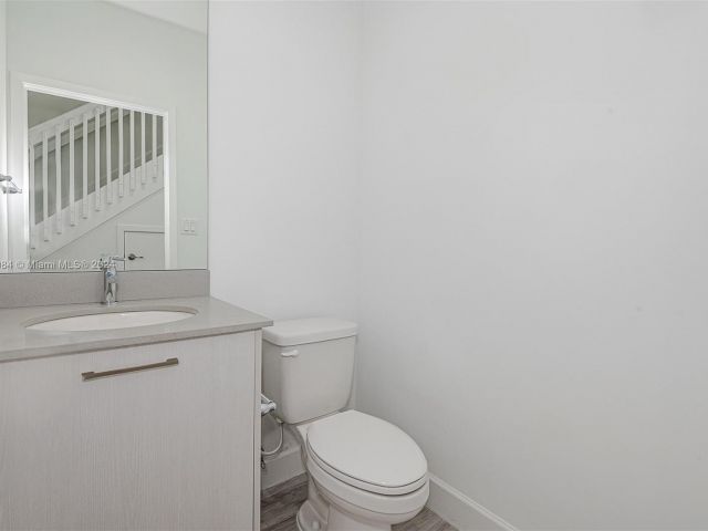 Home for rent at 1321 NW 27th Ave 1321 - photo 4964135