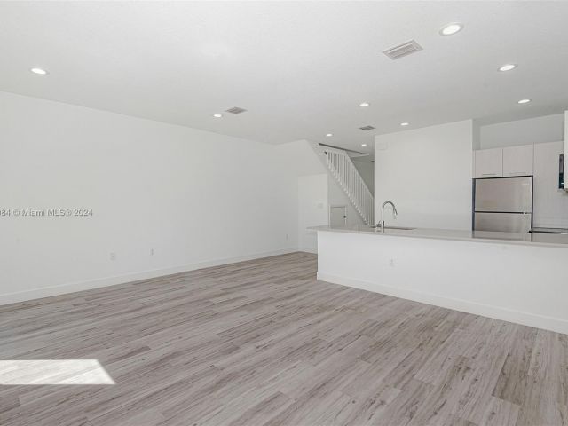 Home for rent at 1321 NW 27th Ave 1321 - photo 4964138