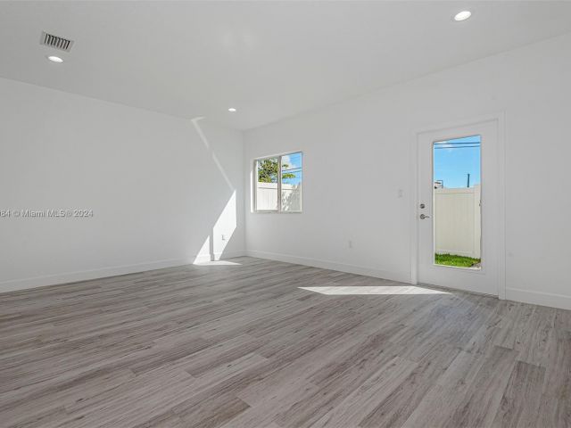 Home for rent at 1321 NW 27th Ave 1321 - photo 4964140